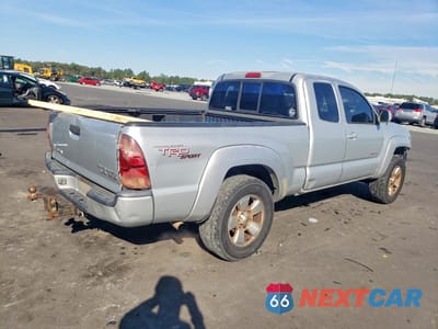 Trzecie zdjęcie samochodu z tyłu: 2005 TOYOTA TACOMA PRERUNNER V6 VIN:5TETU62N65Z110975 - miniatura