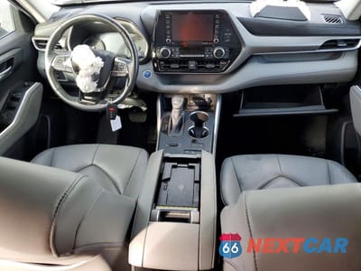 Zdjęcie 8 z 13 samochodu: 2020 TOYOTA HIGHLANDER HYBRID XLE VIN:5TDGBRCH8LS502125 - miniatura