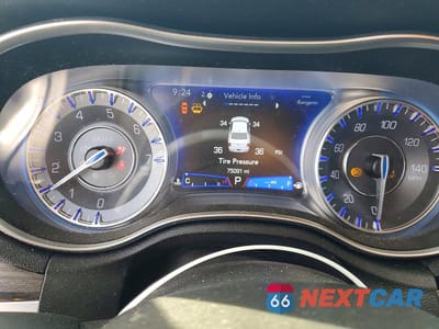 Zdjęcie 9 z 12 samochodu: 2021 CHRYSLER 300 TOURING VIN:2C3CCAAG7MH609310 - miniatura