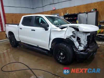 Czwarte zdjęcie samochodu z boku: 2025 CHEVROLET SILVERADO K1500 VIN:2GCUKAED6S1126125 - miniatura