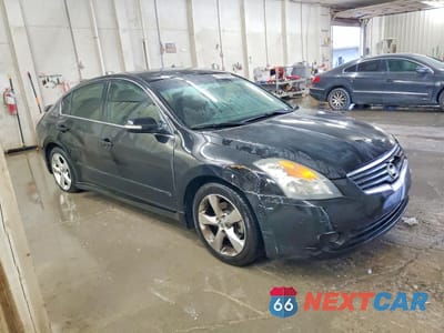 Czwarte zdjęcie samochodu z boku: 2008 NISSAN ALTIMA 3.5 SE VIN:1N4BL21E28N412303 - miniatura