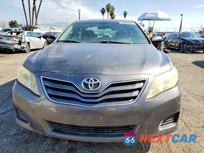 Piąte zdjęcie samochodu w środku: 2011 TOYOTA CAMRY VIN:4T4BF3EKXBR121604 - miniatura