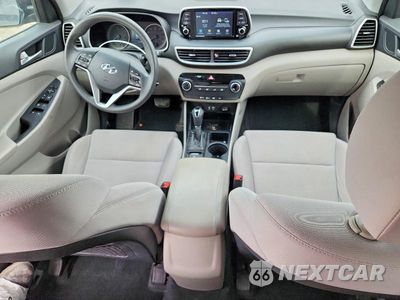 Zdjęcie 8 z 13 samochodu: 2019 HYUNDAI TUCSON SE VIN:KM8J2CA47KU062164 - miniatura