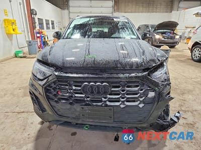 Piąte zdjęcie samochodu w środku: 2025 AUDI SQ5 PRESTIGE VIN:WA1C4AFY8R2037555 - miniatura