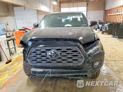 Piąte zdjęcie samochodu w środku: 2023 TOYOTA TACOMA DOUBLE CAB VIN:3TMCZ5ANXPM596803 - miniatura