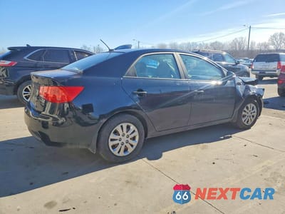 Trzecie zdjęcie samochodu z tyłu: 2010 KIA FORTE EX VIN:KNAFU4A28A5855181 - miniatura