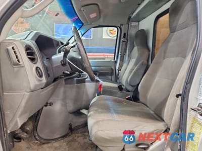 Zdjęcie 7 z 13 samochodu: 2011 FORD E350 BOX TRUCK VIN:1FDSE3FL7BDB21158 - miniatura