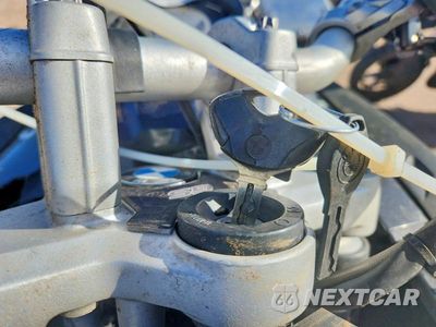 Zdjęcie 8 z 9 samochodu: 2012 BMW R1200 GS ADVENTURE VIN:WB1048009CZX67118 - miniatura
