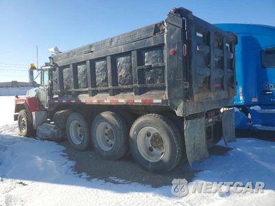 Trzecie zdjęcie samochodu z tyłu: 2001 MACK RB690S DUMP TRUCK VIN:1M2AM20C71M003725 - miniatura