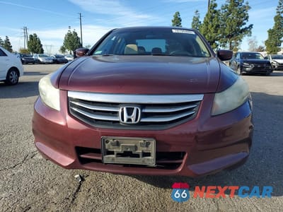 Piąte zdjęcie samochodu w środku: 2011 HONDA ACCORD LX VIN:1HGCP2F37BA132662 - miniatura