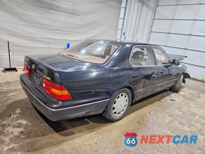 Trzecie zdjęcie samochodu z tyłu: 1995 LEXUS LS 400 VIN:JT8UF22E1S0002569 - miniatura