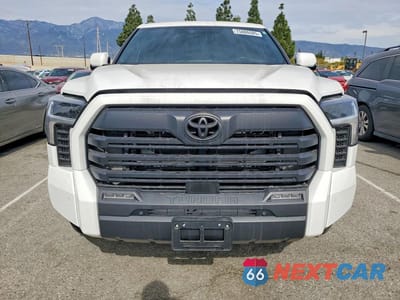 Piąte zdjęcie samochodu w środku: 2025 TOYOTA TUNDRA CREWMAX SR VIN:5TFLA5AB9SX041647 - miniatura