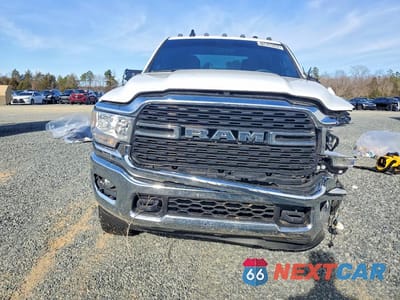 Piąte zdjęcie samochodu w środku: 2024 RAM 2500 BIG HORN VIN:3C6UR5DJ4RG211273 - miniatura