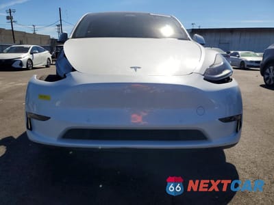 Piąte zdjęcie samochodu w środku: 2022 TESLA MODEL Y VIN:7SAYGDEE2NF560401 - miniatura