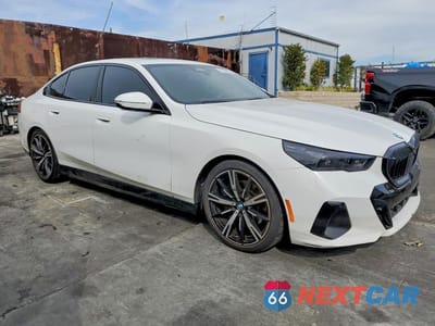 Czwarte zdjęcie samochodu z boku: 2024 BMW 530 I VIN:WBA43FJ07RCR52500 - miniatura