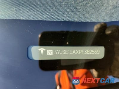 Zdjęcie 12 z 12 samochodu: 2023 TESLA MODEL 3 VIN:5YJ3E1EAXPF382569 - miniatura
