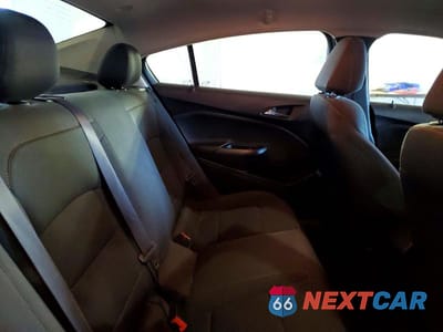 Zdjęcie 10 z 12 samochodu: 2017 CHEVROLET CRUZE LS VIN:1G1BC5SM8H7106334 - miniatura