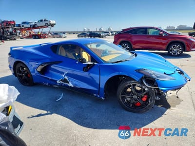 Czwarte zdjęcie samochodu z boku: 2020 CHEVROLET CORVETTE STINGRAY 3LT VIN:1G1Y82D47L5115506 - miniatura