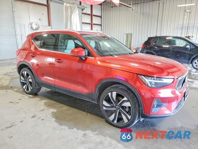 Czwarte zdjęcie samochodu z boku: 2024 VOLVO XC40 PLUS VIN:YV4L12UE3R2214037 - miniatura