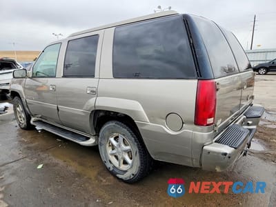 Drugie zdjęcie samochodu z przodu: 2000 CADILLAC ESCALADE LUXURY VIN:1GYEK63R9YR223698 - miniatura