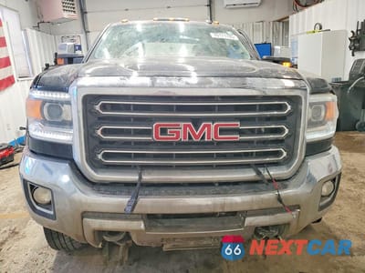 Piąte zdjęcie samochodu w środku: 2016 GMC SIERRA K2500 SLT VIN:1GT12TEG0GF191447 - miniatura