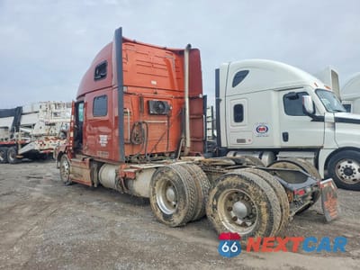 Trzecie zdjęcie samochodu z tyłu: 2018 VOLVO VNL SEMI TRUCK VIN:4V4NC9EH9JN884996 - miniatura