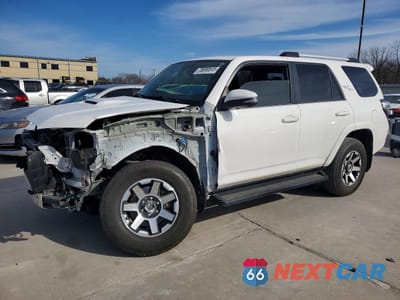 2018 TOYOTA 4RUNNER JTEBU5JR7J5598708 - główne zdjęcie licytacji z USA - miniatura