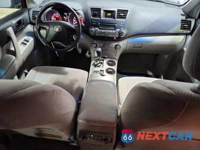 Zdjęcie 8 z 12 samochodu: 2010 TOYOTA HIGHLANDER BASE VIN:JTEBK3EH8A2167114 - miniatura