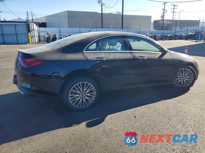 Trzecie zdjęcie samochodu z tyłu: 2025 MERCEDES-BENZ CLA 250 VIN:W1K5J4GB7SN501108 - miniatura