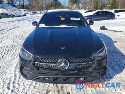 Piąte zdjęcie samochodu w środku: 2022 MERCEDES-BENZ E 350 VIN:W1KZF8DB7NB072315 - miniatura
