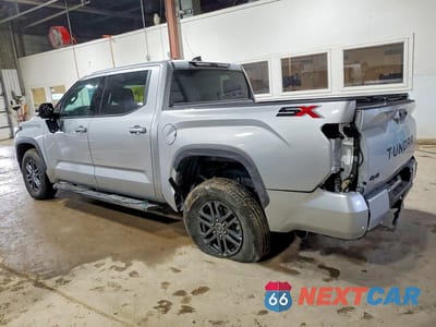 Drugie zdjęcie samochodu z przodu: 2023 TOYOTA TUNDRA CREWMAX SR VIN:5TFLA5DB9PX064168 - miniatura