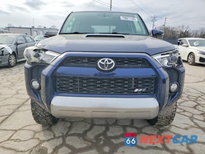 Piąte zdjęcie samochodu w środku: 2019 TOYOTA 4RUNNER SR5/SR5 PREMIUM VIN:JTEBU5JR6K5691821 - miniatura