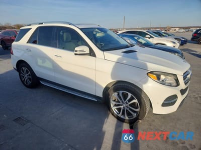 Czwarte zdjęcie samochodu z boku: 2016 MERCEDES-BENZ GLE 350 VIN:4JGDA5JBXGA773988 - miniatura