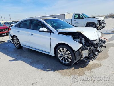 Czwarte zdjęcie samochodu z boku: 2016 HYUNDAI SONATA SPORT VIN:5NPE34AF8GH313186 - miniatura