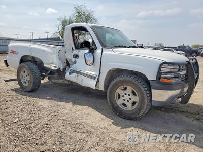 Czwarte zdjęcie samochodu z boku: 1999 CHEVROLET SILVERADO K1500 VIN:1GCEK14T7XZ168184 - miniatura