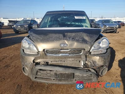 Piąte zdjęcie samochodu w środku: 2012 KIA SOUL + VIN:KNDJT2A61C7404818 - miniatura