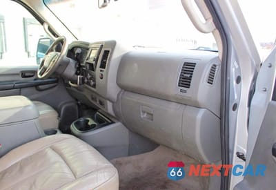 Piąte zdjęcie samochodu w środku: 2015 NISSAN NV 3500 HD SL VIN:5BZAF0AA0FN851107 - miniatura