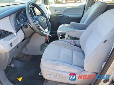 Zdjęcie 7 z 13 samochodu: 2020 TOYOTA SIENNA LE VIN:5TDJZ3DC2LS251362 - miniatura