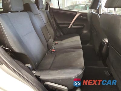 Zdjęcie 10 z 12 samochodu: 2017 TOYOTA RAV4 XLE VIN:JTMRFREV6HJ111592 - miniatura
