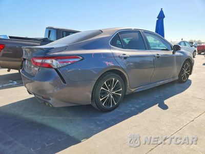 Trzecie zdjęcie samochodu z tyłu: 2018 TOYOTA CAMRY SE VIN:4T1B11HK0JU130593 - miniatura