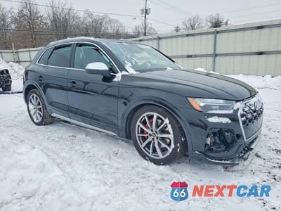 Czwarte zdjęcie samochodu z boku: 2022 AUDI SQ5 PREMIUM PLUS VIN:WA1B4AFY2N2113003 - miniatura