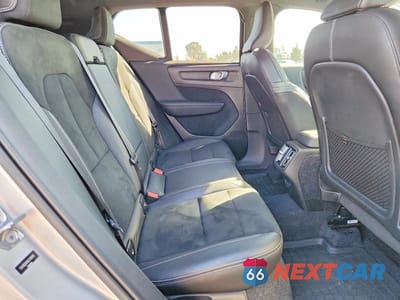 Zdjęcie 11 z 13 samochodu: 2019 VOLVO XC40 T5 R-DESIGN VIN:YV4162UM2K2110113 - miniatura