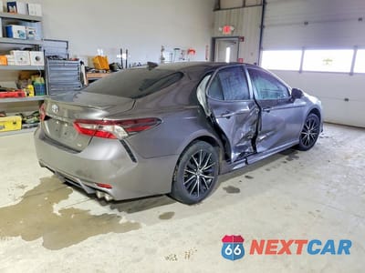 Trzecie zdjęcie samochodu z tyłu: 2024 TOYOTA CAMRY SE VIN:4T1T11AK8RU855739 - miniatura
