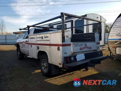 Drugie zdjęcie samochodu z przodu: 2018 GMC SIERRA K2500 UTILITY / SERVICE TRUCK VIN:1GD02REG1JZ259903 - miniatura