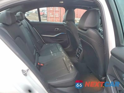 Zdjęcie 10 z 12 samochodu: 2024 BMW 330XI VIN:3MW89FF00R8E75053 - miniatura