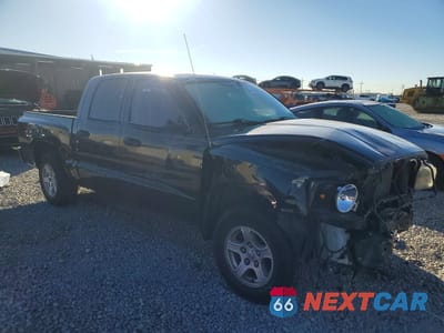 Czwarte zdjęcie samochodu z boku: 2005 DODGE DAKOTA VIN:1D7HE48N25S205817 - miniatura