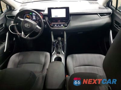 Zdjęcie 8 z 12 samochodu: 2023 TOYOTA COROLLA CROSS LE VIN:7MUCAABG8PV045064 - miniatura