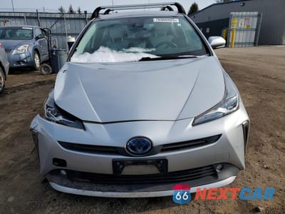 Piąte zdjęcie samochodu w środku: 2019 TOYOTA PRIUS XLE AWD-E VIN:JTDL9RFUXK3002907 - miniatura
