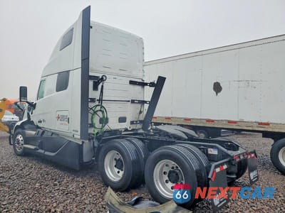 Trzecie zdjęcie samochodu z tyłu: 2026 VOLVO VNL SEMI TRUCK VIN:4V4BC9EH0TN712927 - miniatura