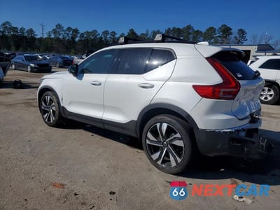 Drugie zdjęcie samochodu z przodu: 2024 VOLVO XC40 PLUS VIN:YV4L12UL0R2295769 - miniatura